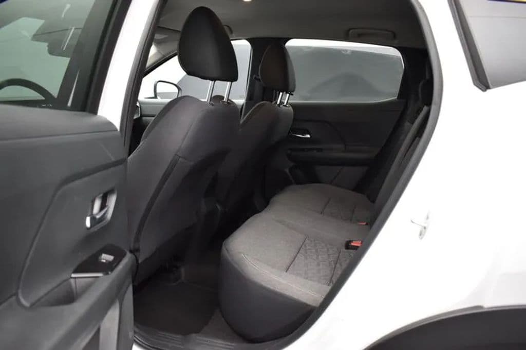 2025 Nissan Kicks 15