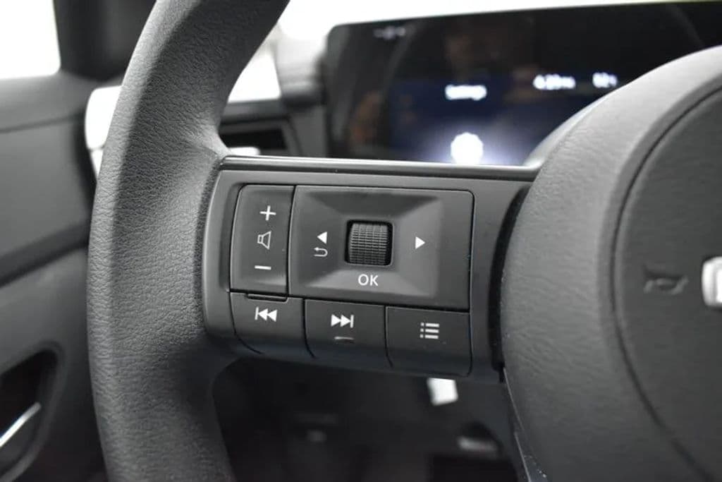 2025 Nissan Kicks 23
