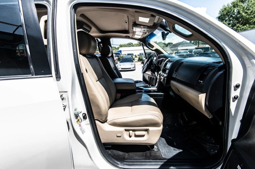 2014 Toyota Sequoia 77
