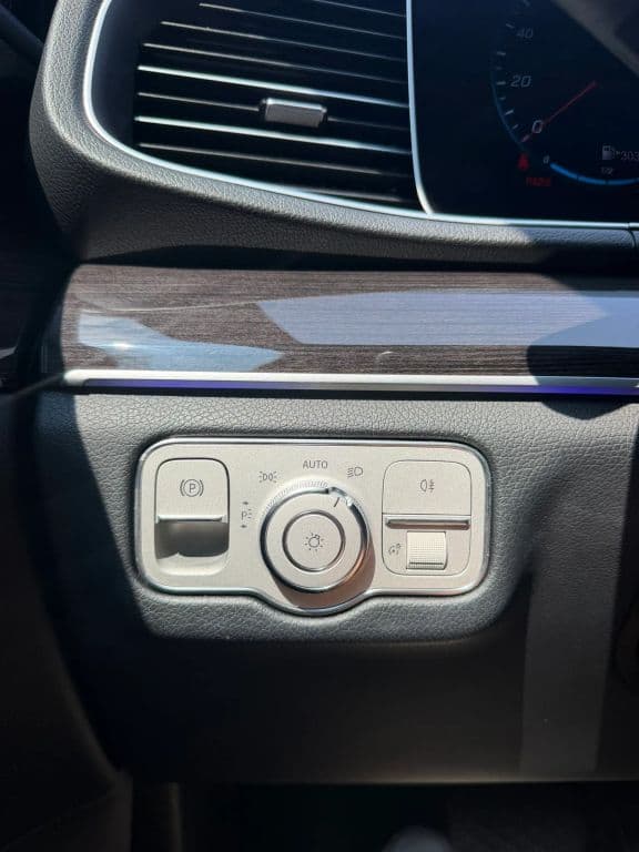 2020 Mercedes-Benz GLE 21