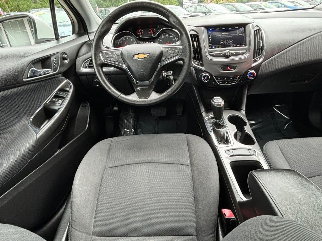 2019 Chevrolet Cruze 11