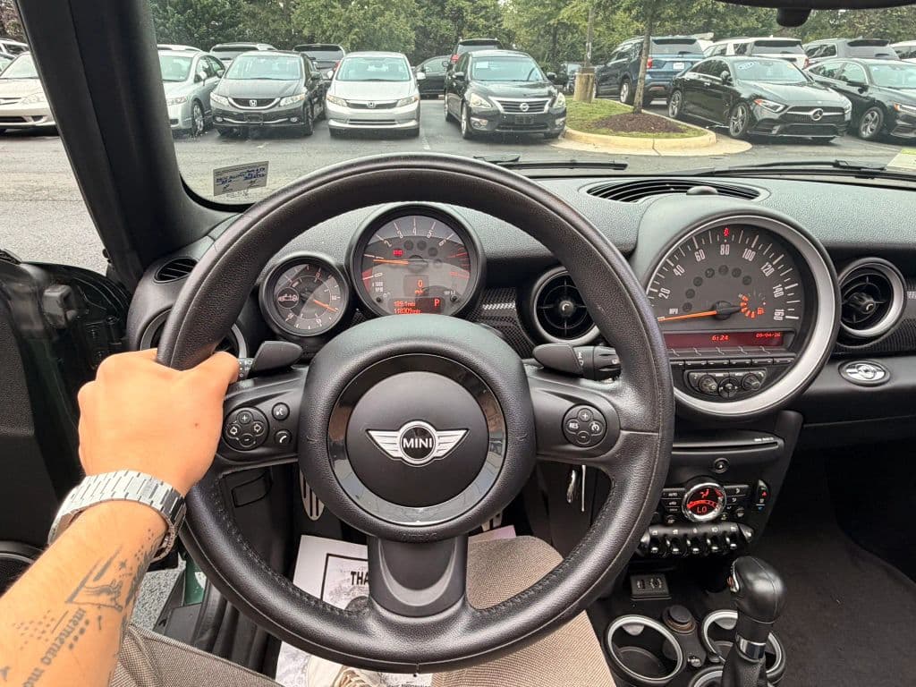 2015 MINI Cooper 12