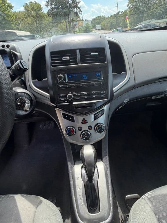 2015 Chevrolet Sonic 12