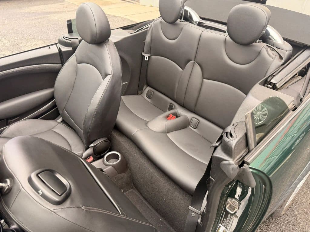 2015 MINI Cooper 27
