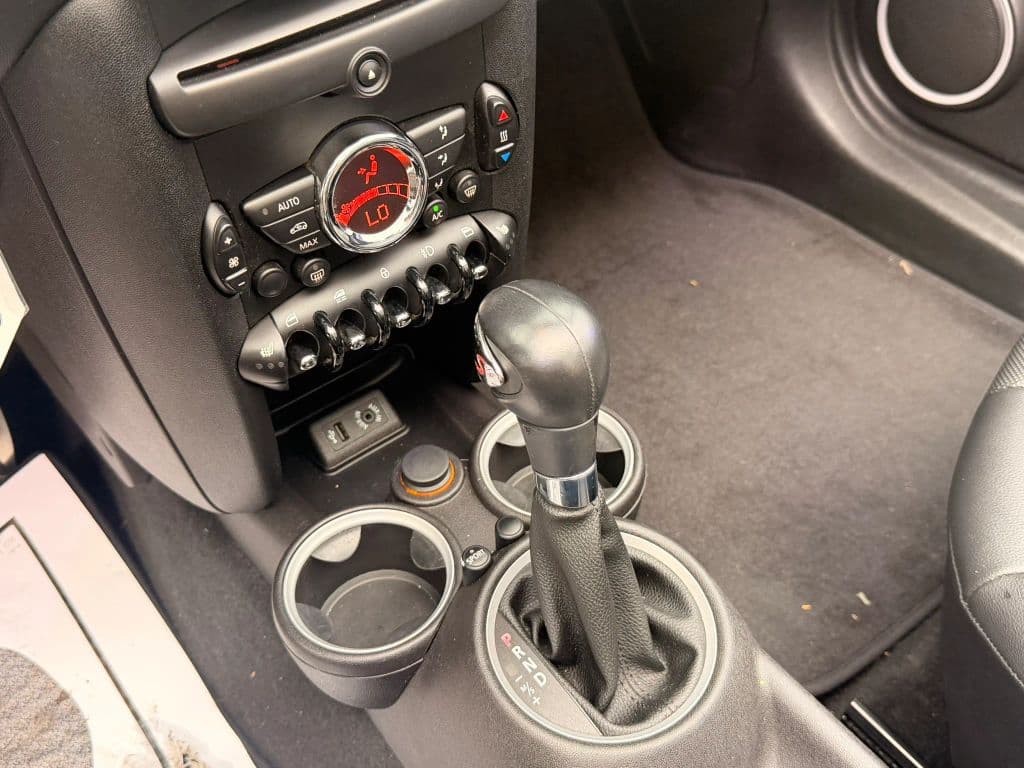 2015 MINI Cooper 22