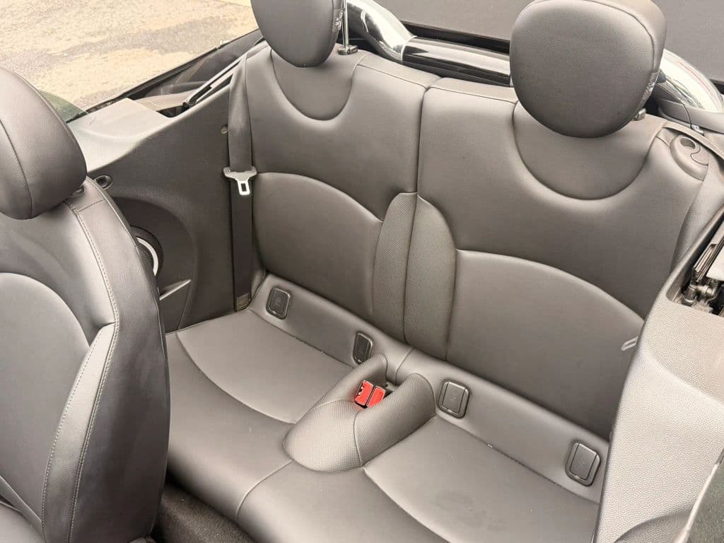 2015 MINI Cooper 28