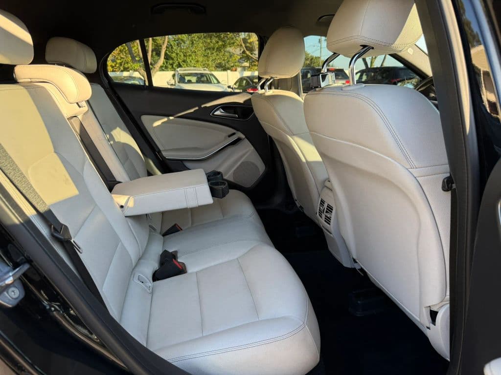 2019 Mercedes-Benz GLA-Class 48