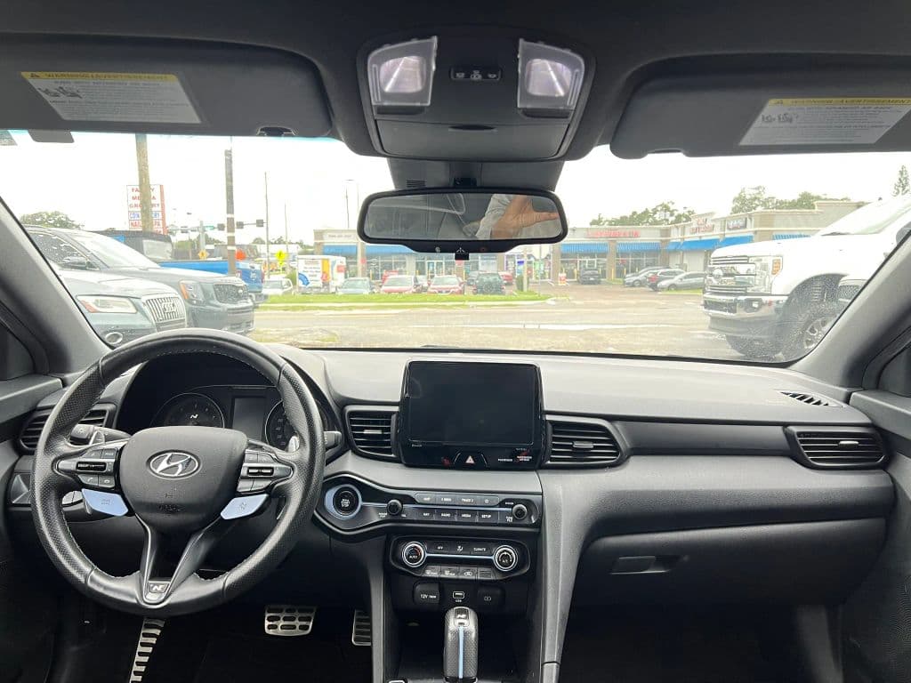 2022 Hyundai Veloster 10