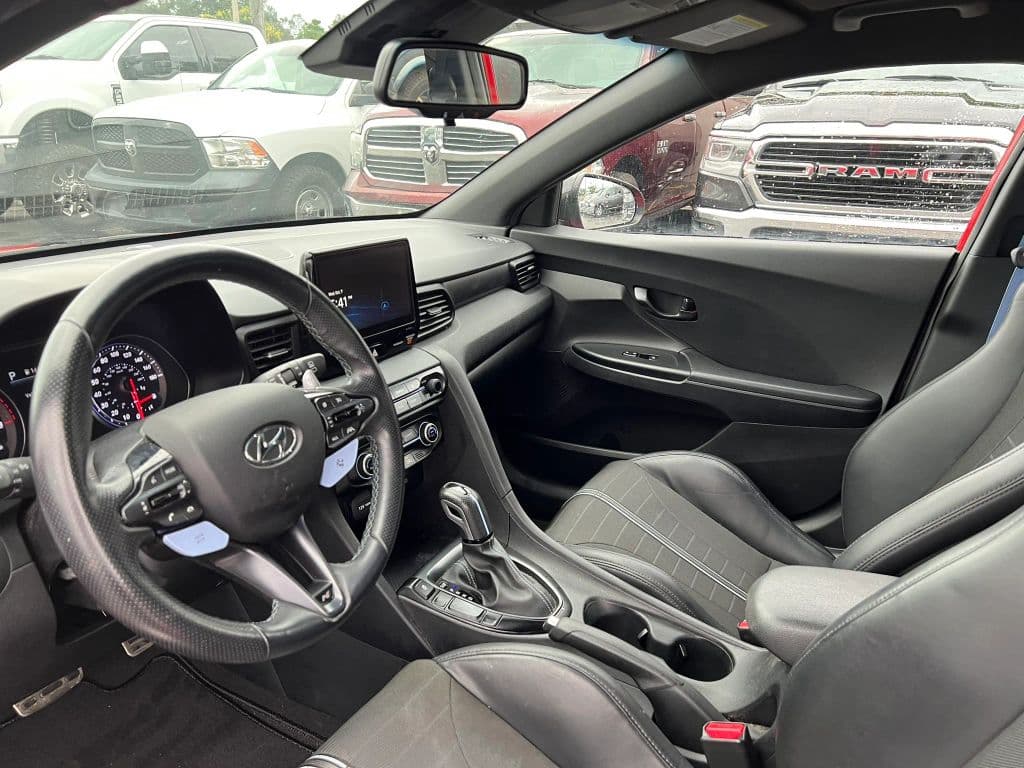 2022 Hyundai Veloster 9