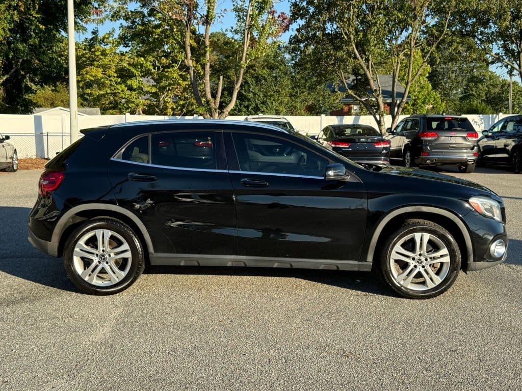 2019 Mercedes-Benz GLA-Class 37
