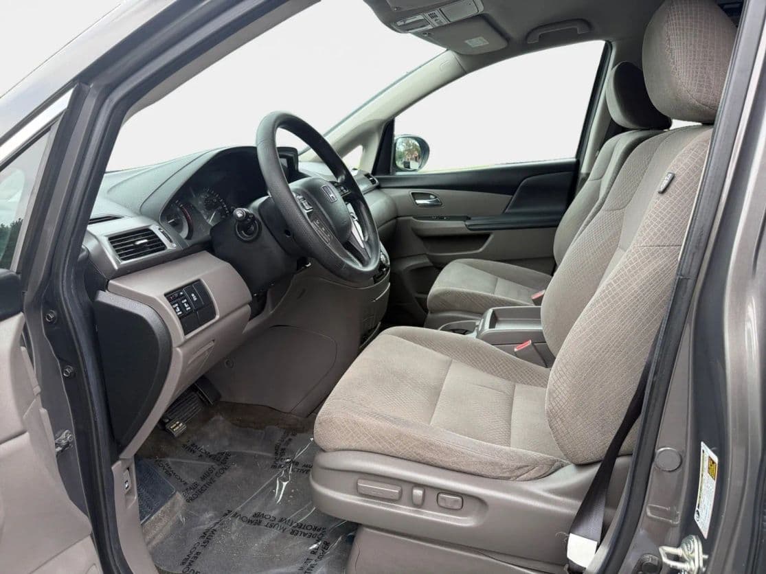 2014 Honda Odyssey 10