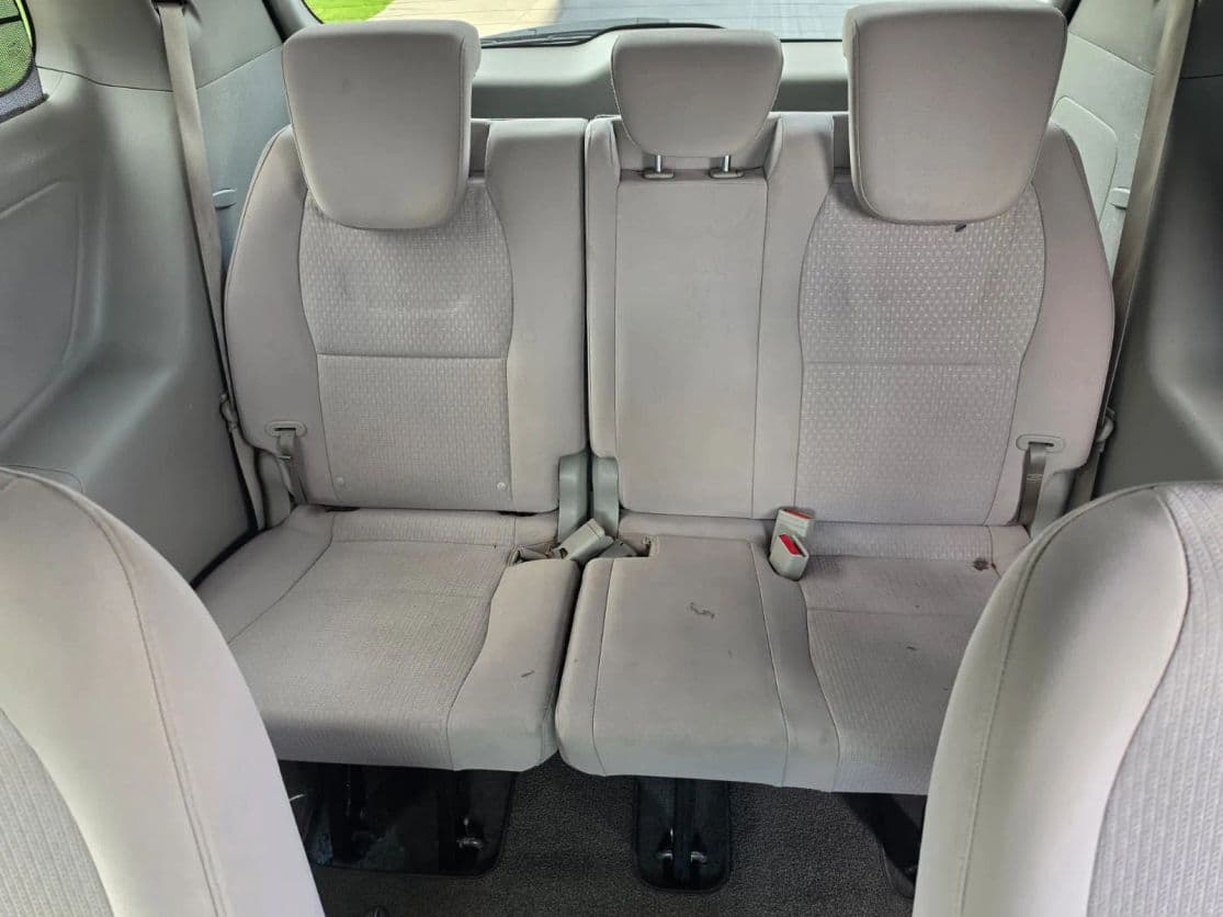2016 Kia Sedona 10