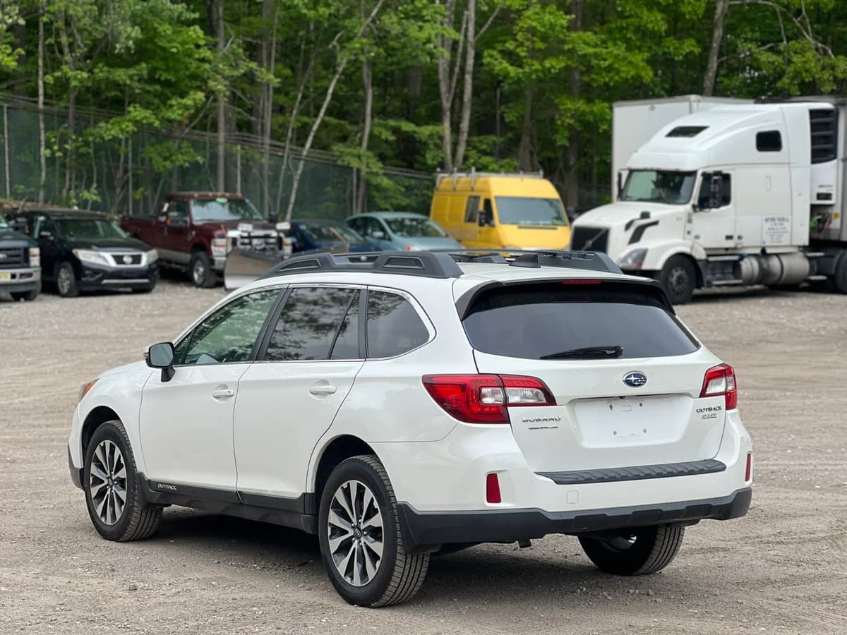 2016 Subaru Outback 10