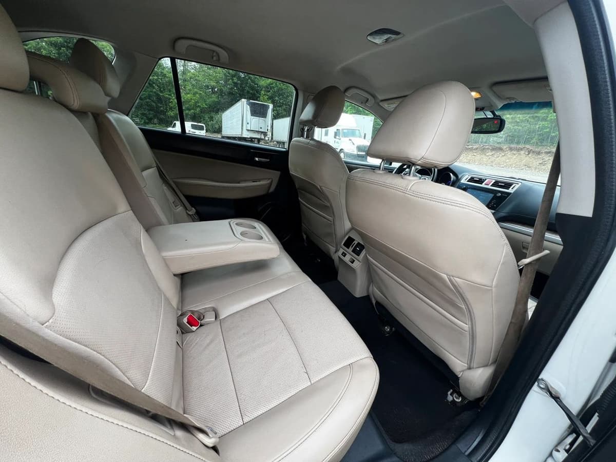 2016 Subaru Outback 24