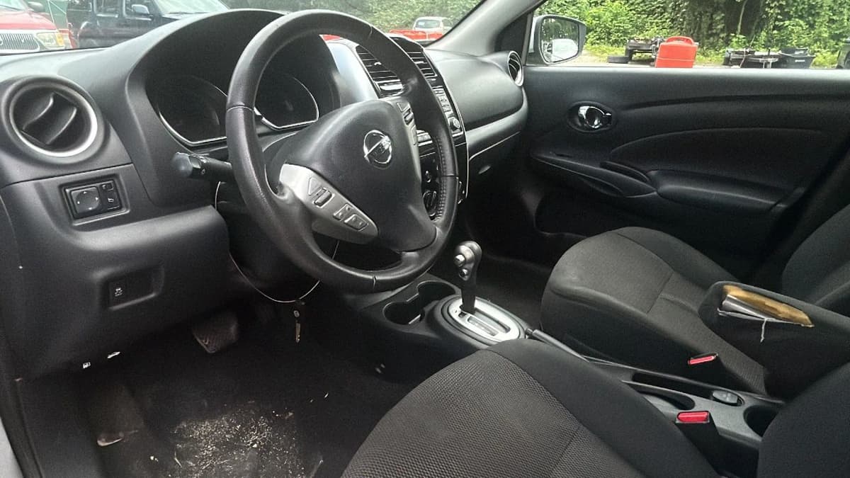 2018 Nissan Versa Sedan 14