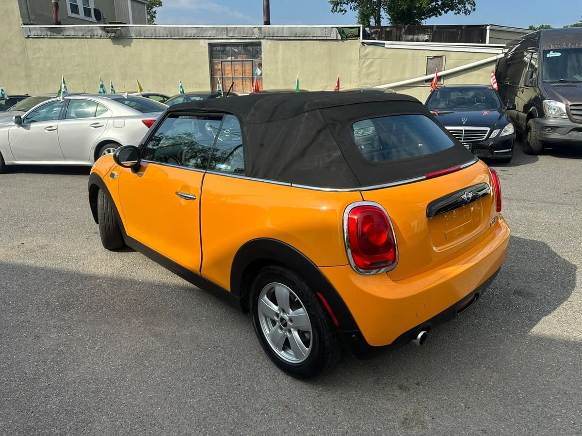 2016 MINI Cooper 16