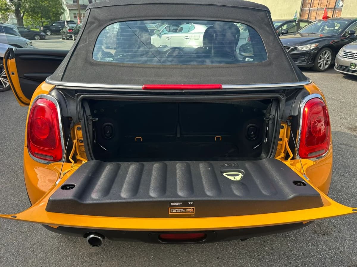 2016 MINI Cooper 38