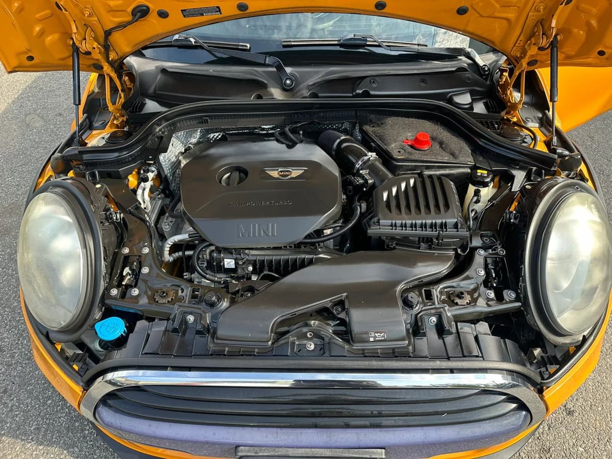 2016 MINI Cooper 52