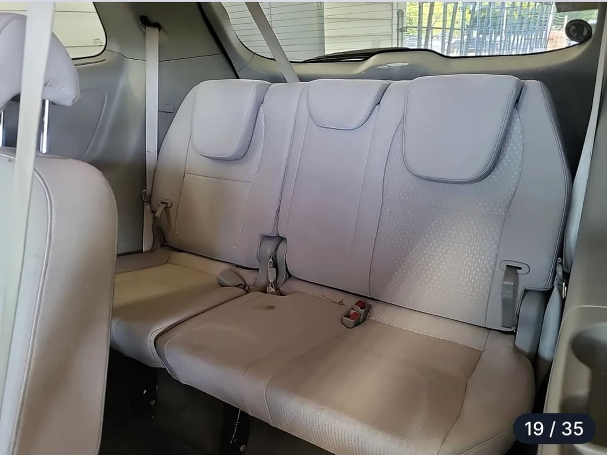 2016 Kia Sedona 17