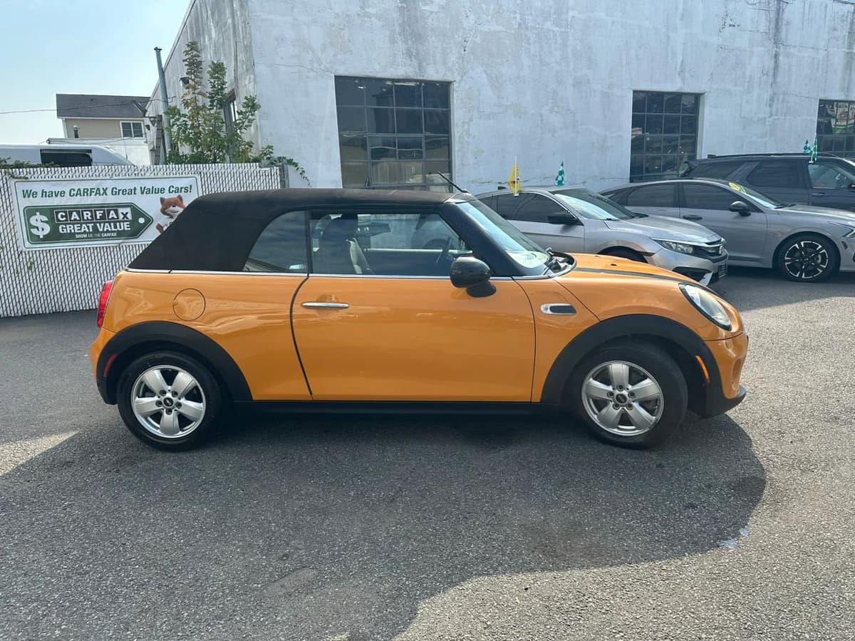 2016 MINI Cooper 10