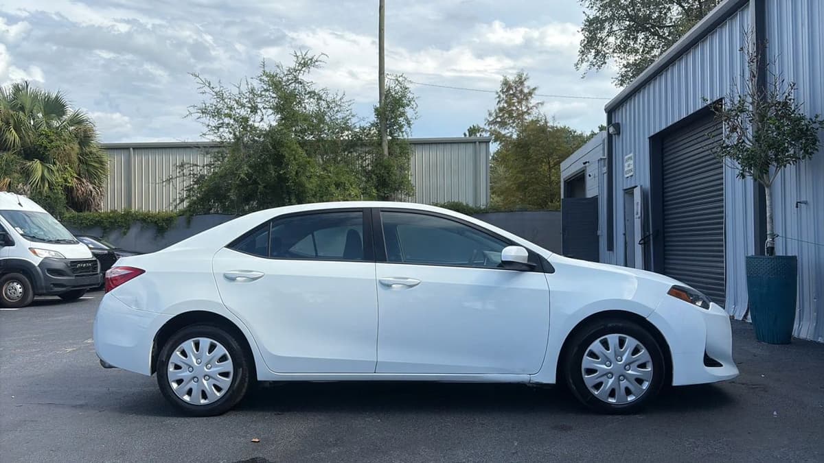 2019 Toyota Corolla 8