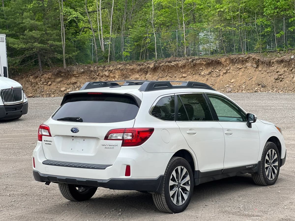 2016 Subaru Outback 13