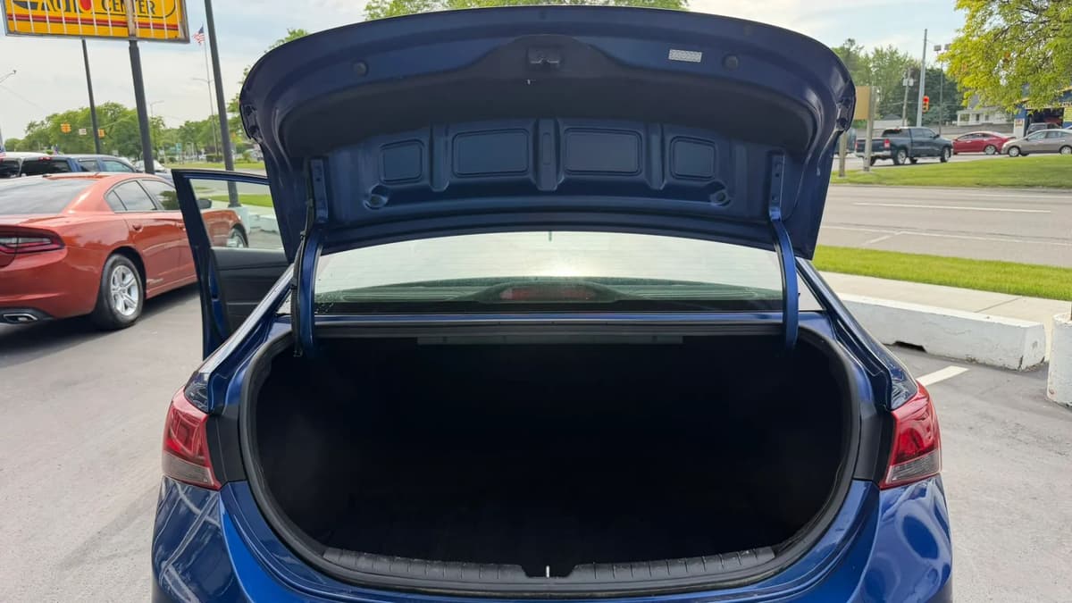 2021 Hyundai Accent 24