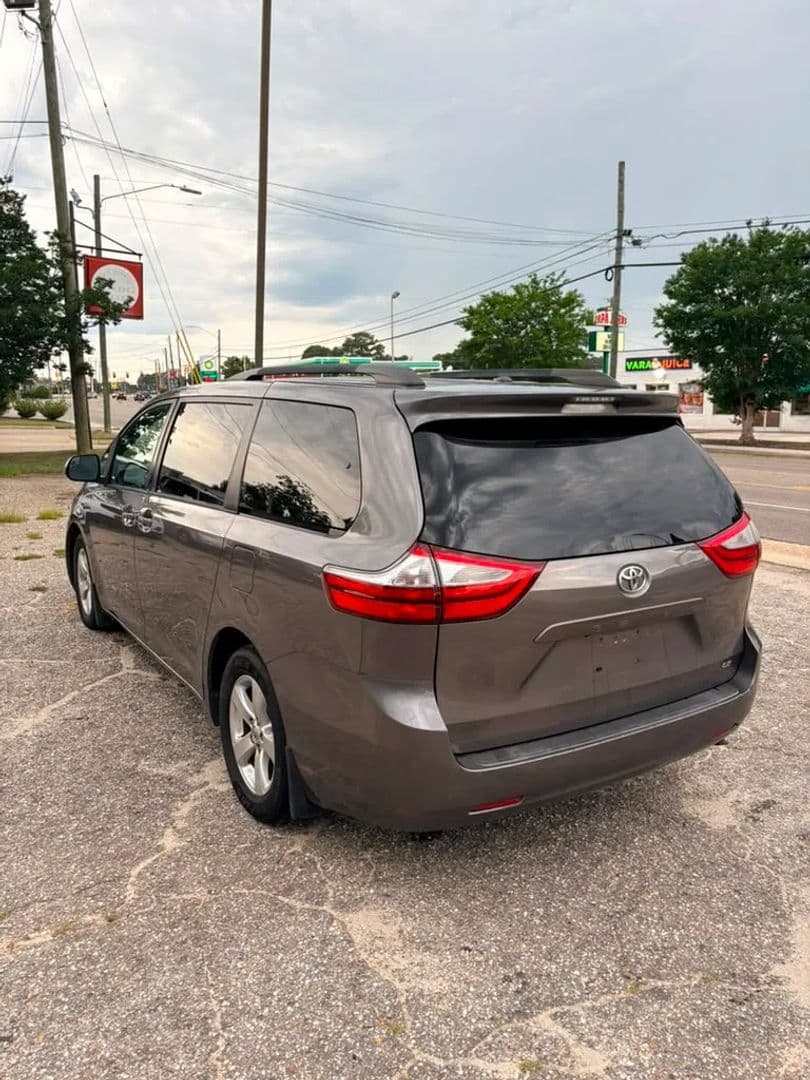 2015 Toyota Sienna 7