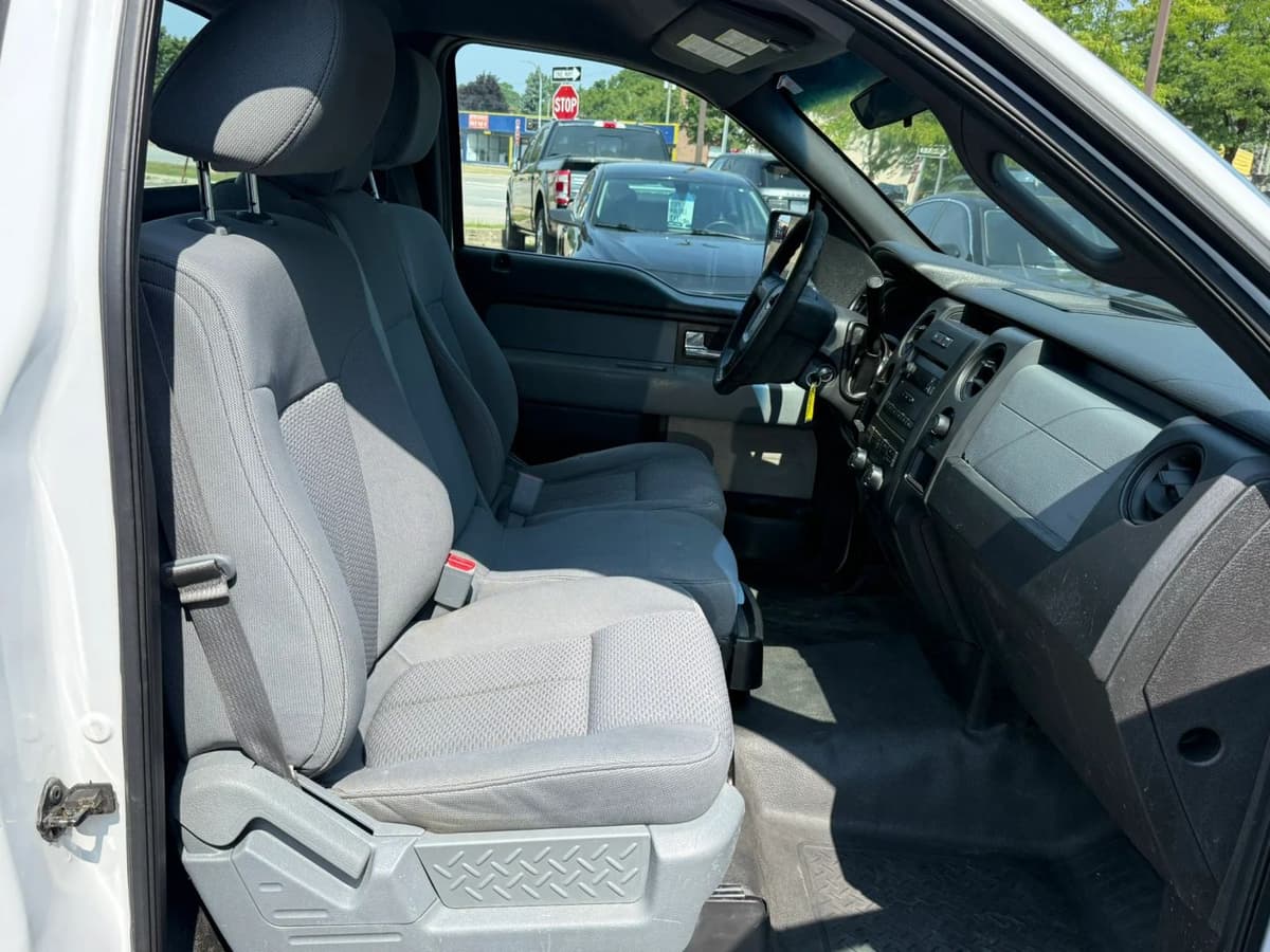 2014 Ford F-150 23