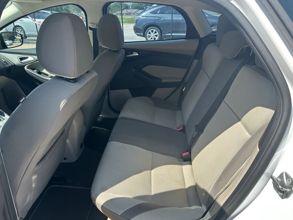 2014 Ford Focus 11