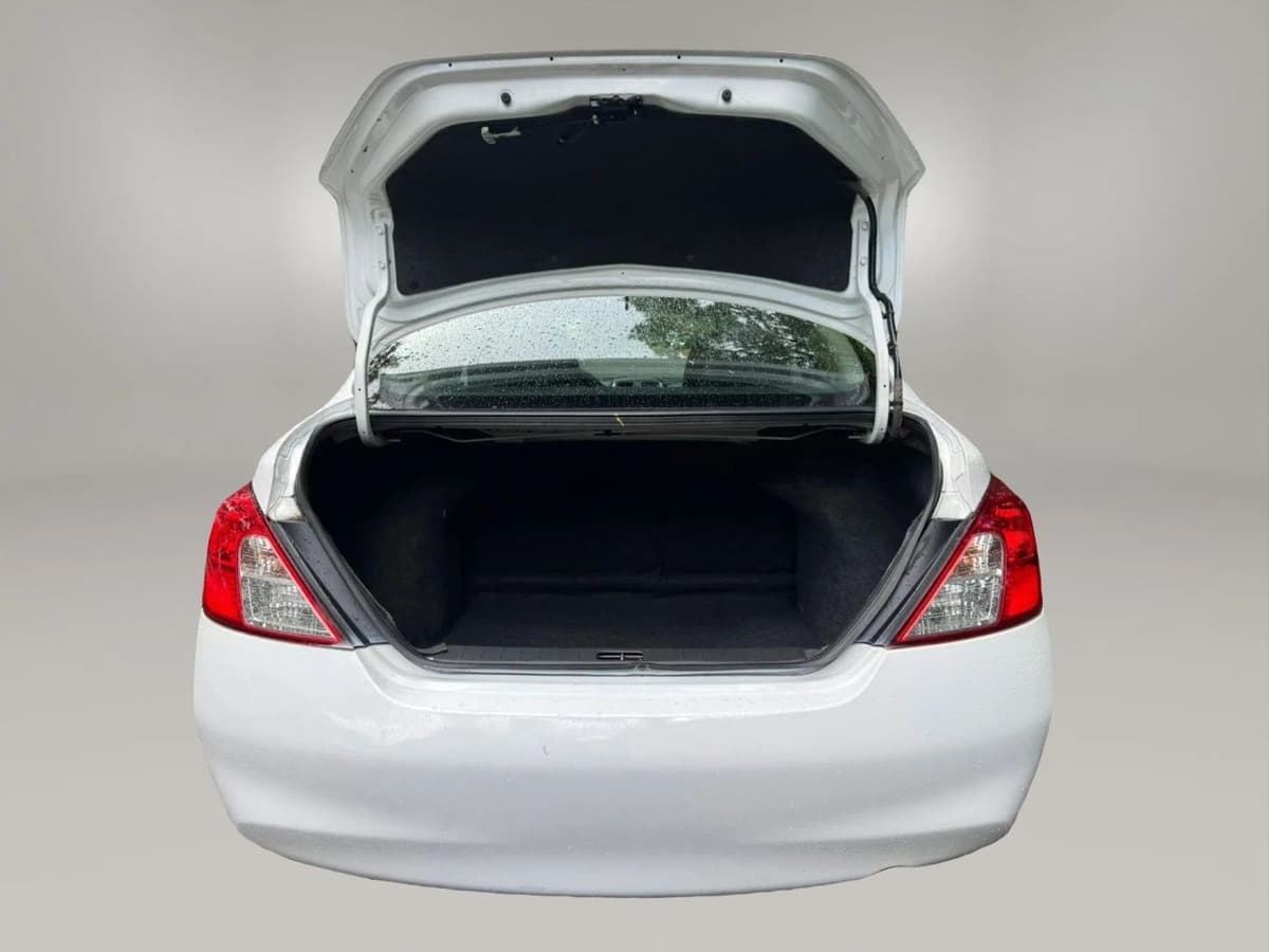 2014 Nissan Versa Sedan 9