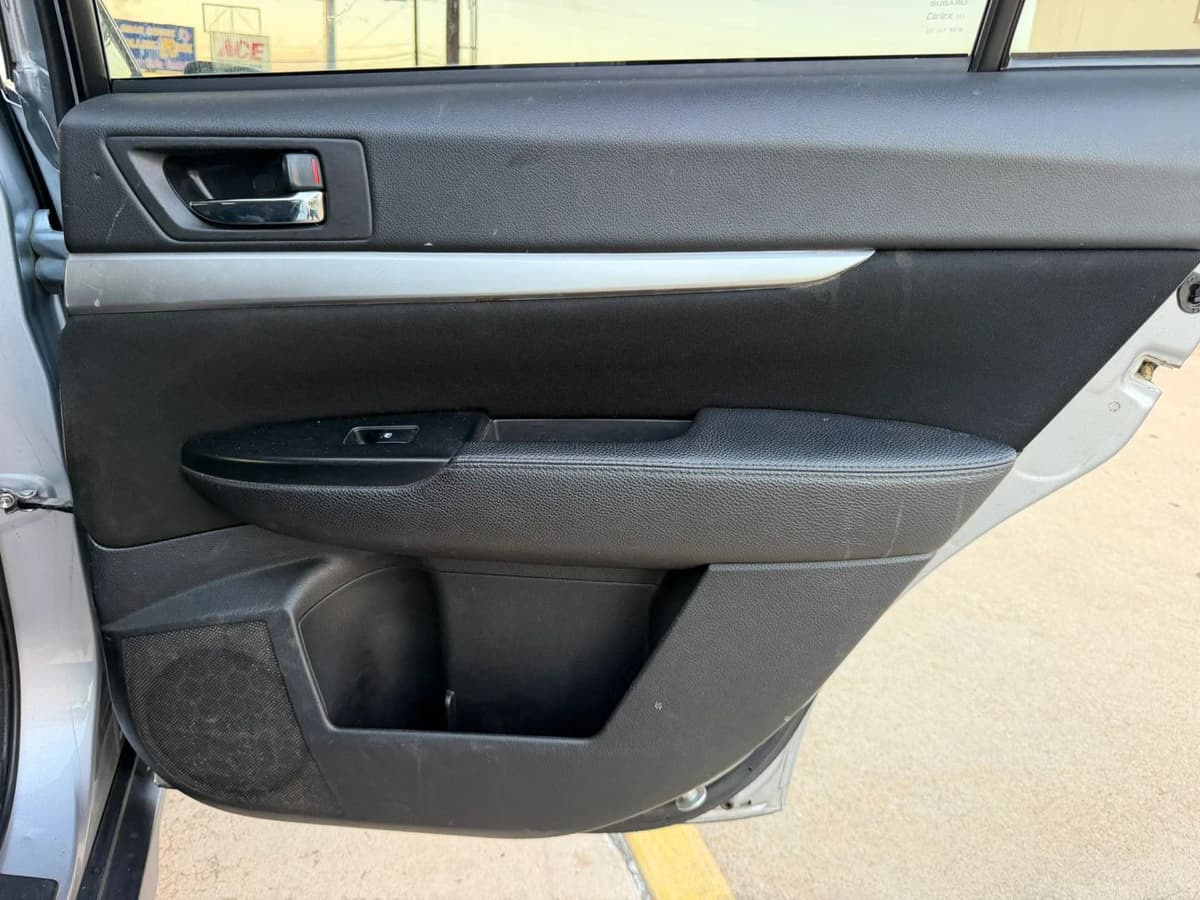 2014 Subaru Outback 19