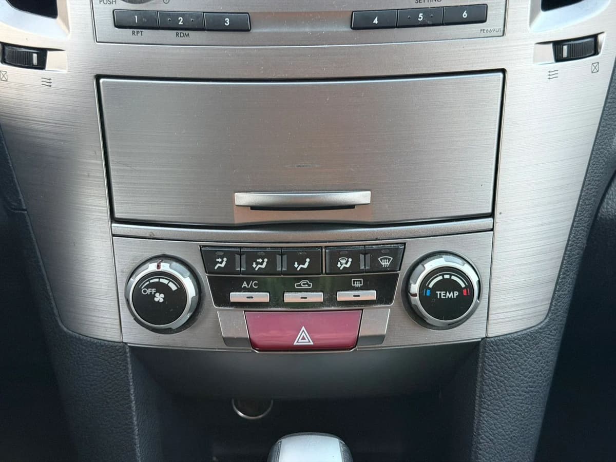 2014 Subaru Outback 34