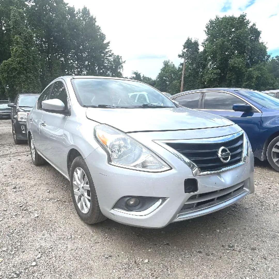 2018 Nissan Versa Sedan 11