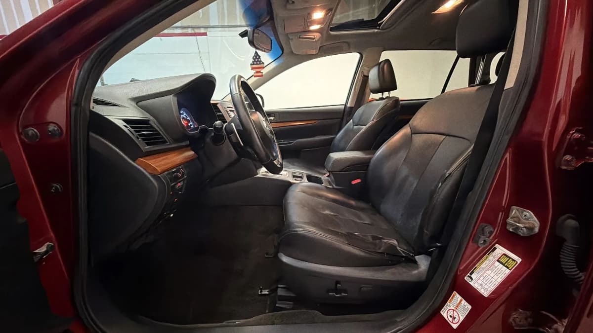 2014 Subaru Outback 36
