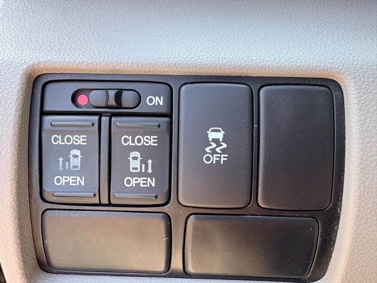 2017 Honda Odyssey 38