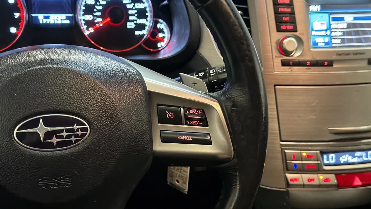 2014 Subaru Outback 24