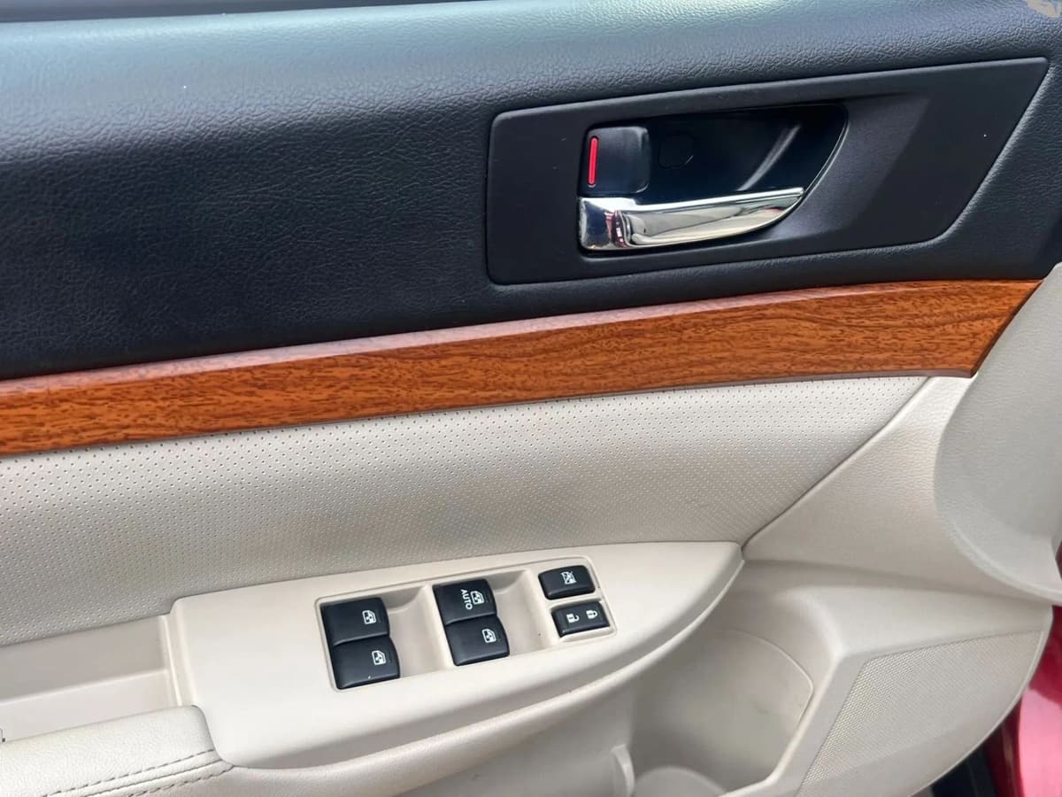 2014 Subaru Outback 12