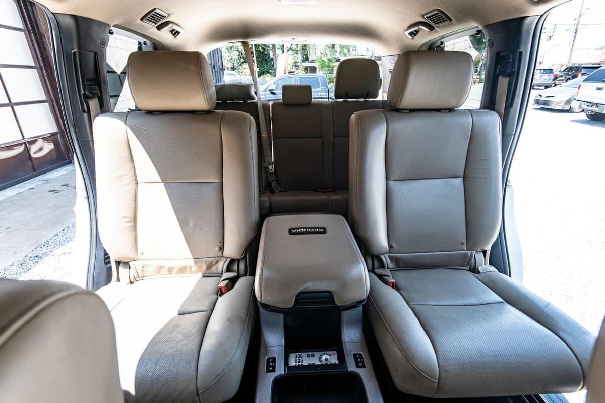 2014 Toyota Sequoia 37