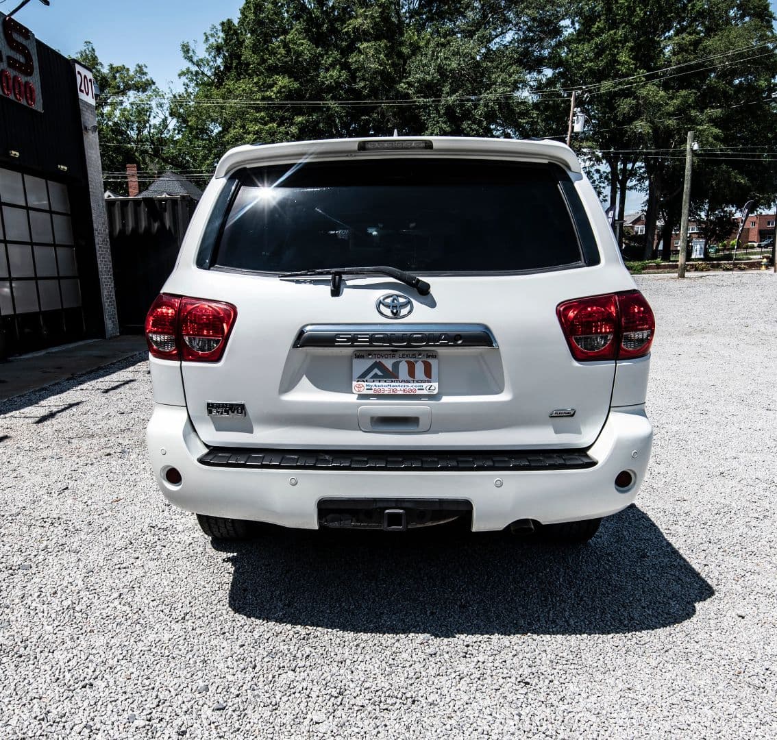 2014 Toyota Sequoia 21