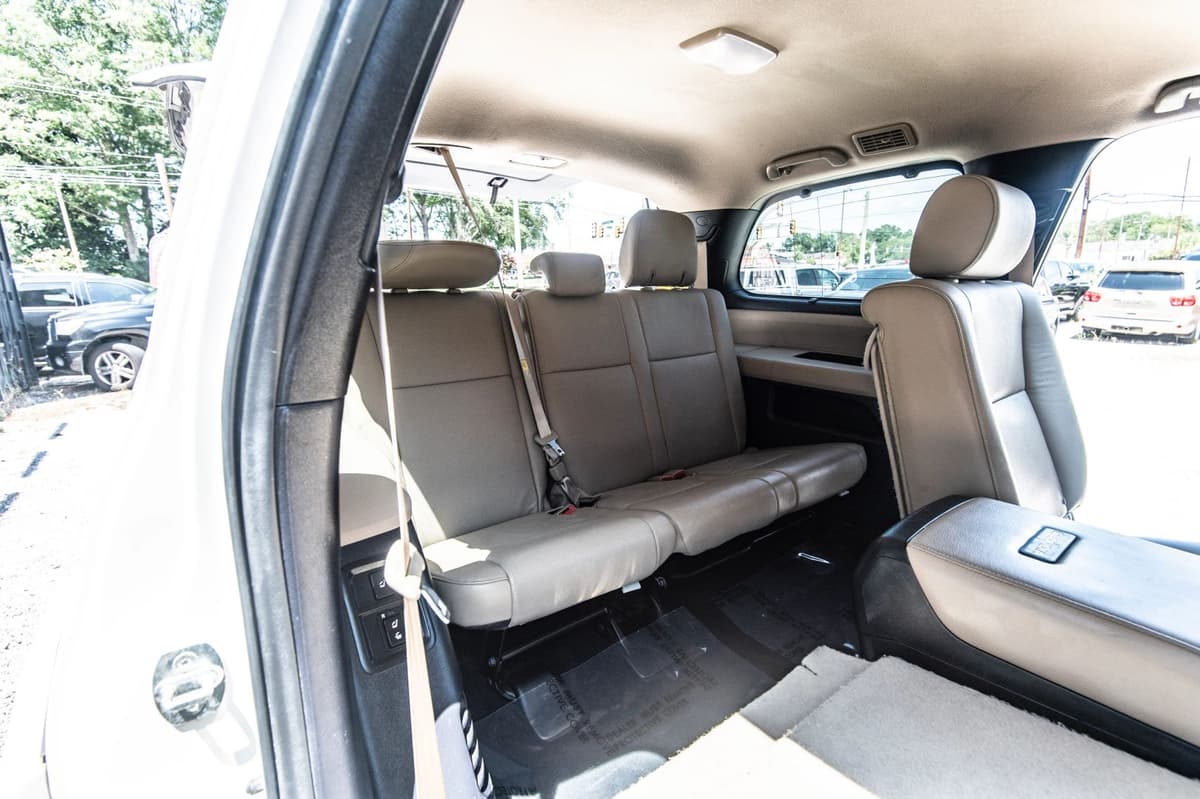 2014 Toyota Sequoia 38