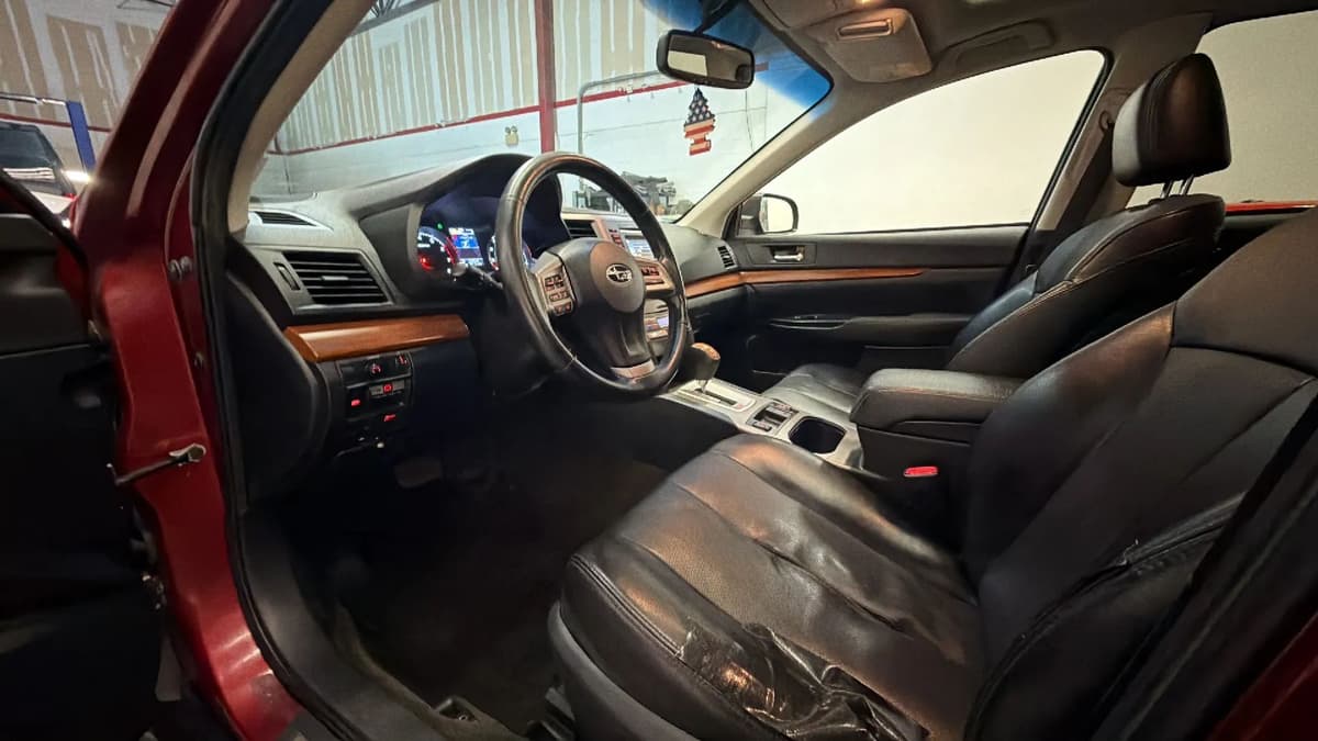2014 Subaru Outback 38
