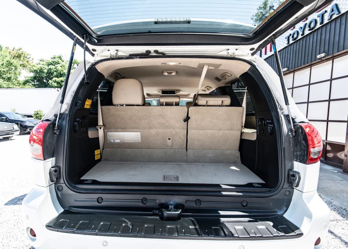 2014 Toyota Sequoia 36