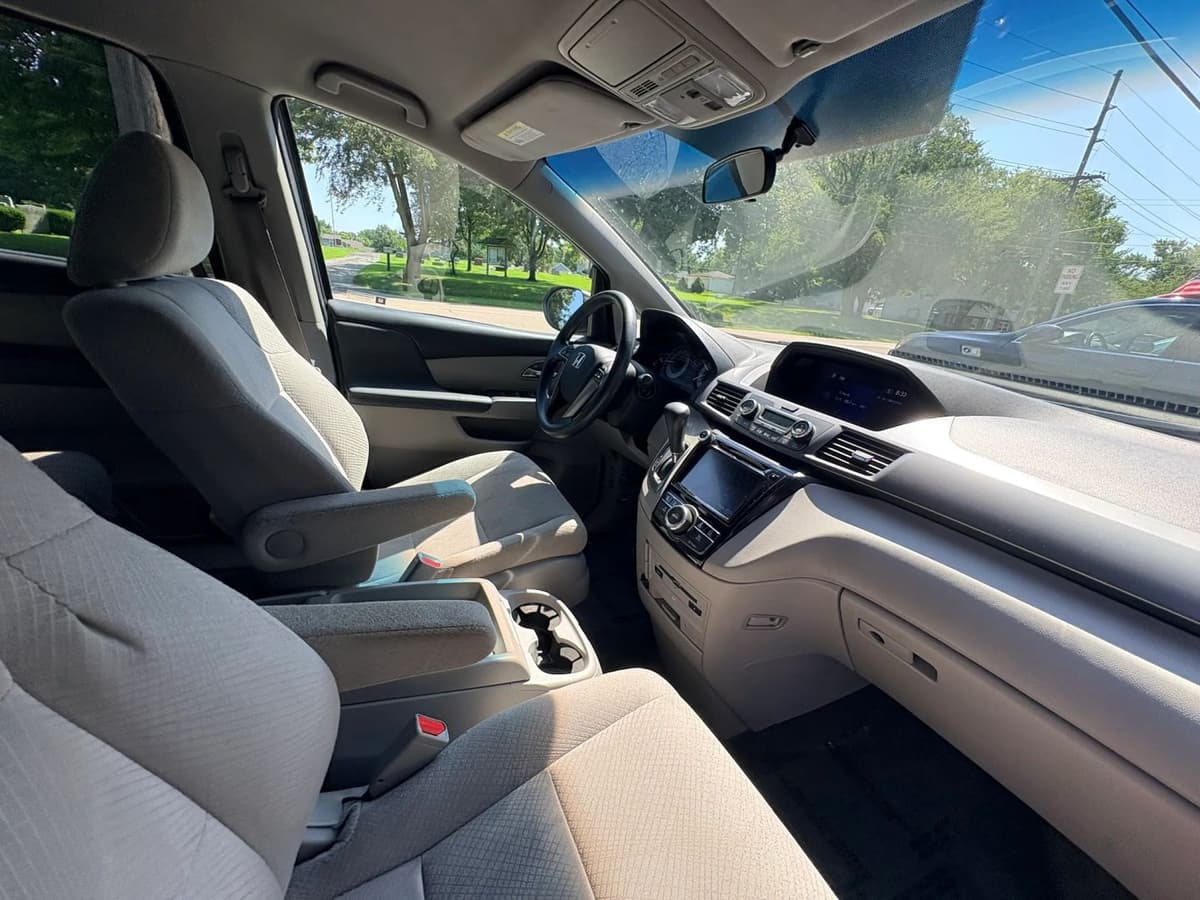 2017 Honda Odyssey 18