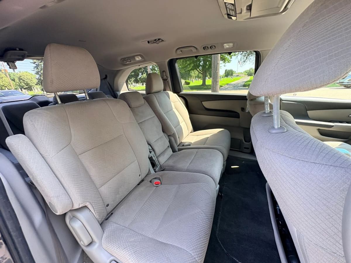2017 Honda Odyssey 19