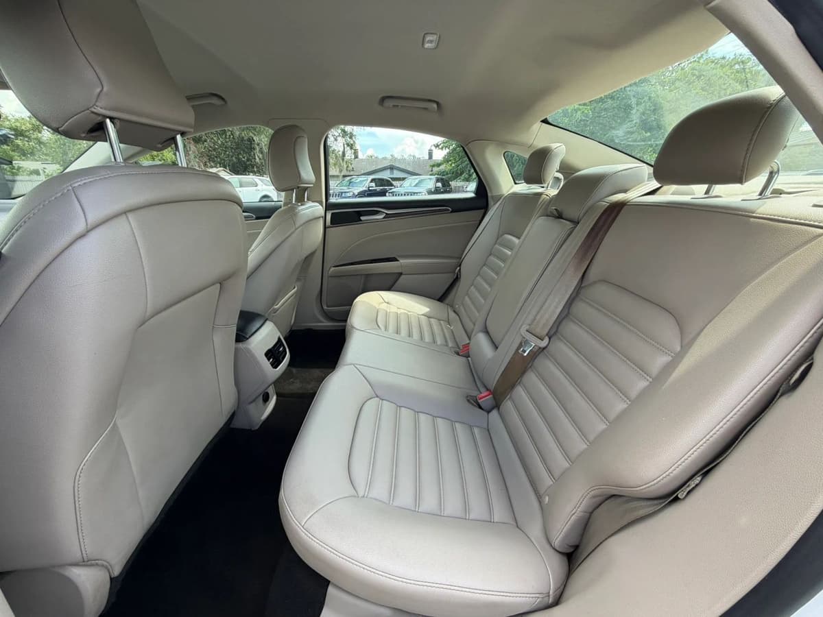 2020 Ford Fusion 22