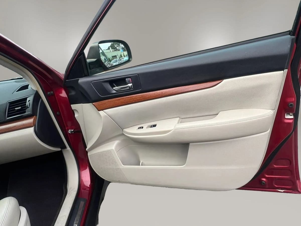 2014 Subaru Outback 27