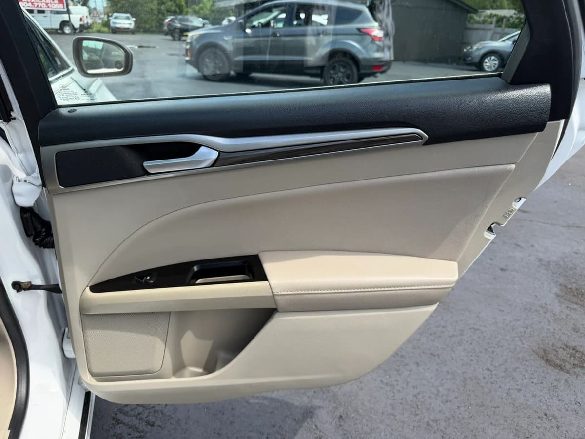 2020 Ford Fusion 21