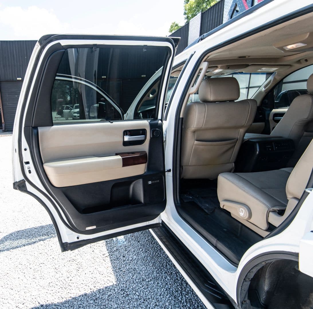 2014 Toyota Sequoia 26