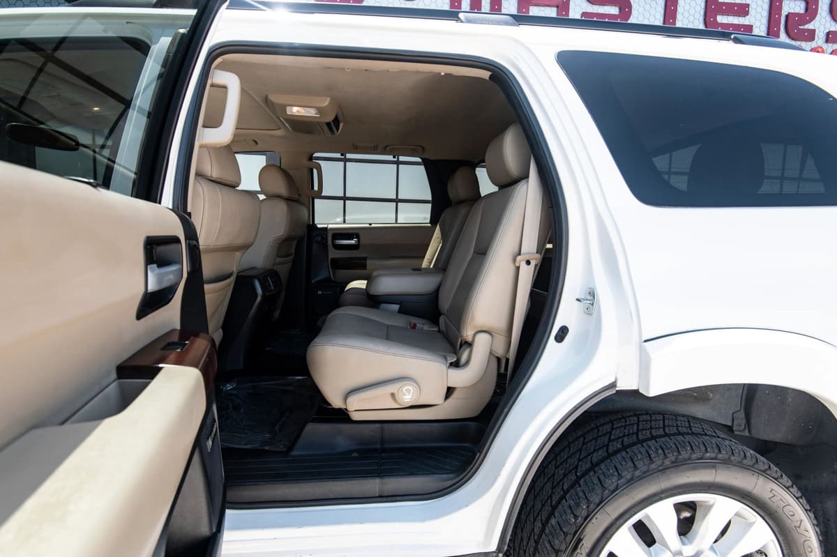 2014 Toyota Sequoia 28